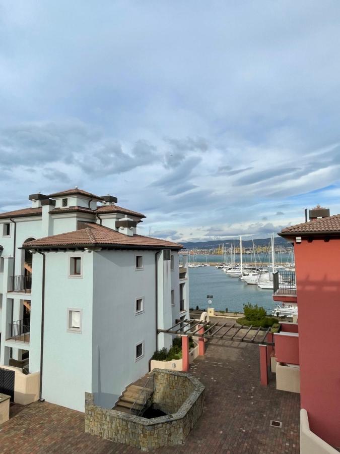 Apartment Claudia Muggia Bagian luar foto